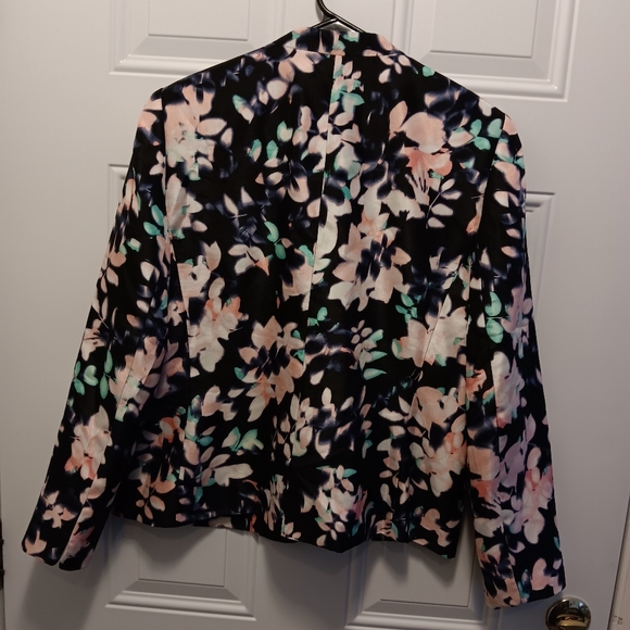 Kasper Women's Floral Jacket - Black and Pink - Picture 10 of 10